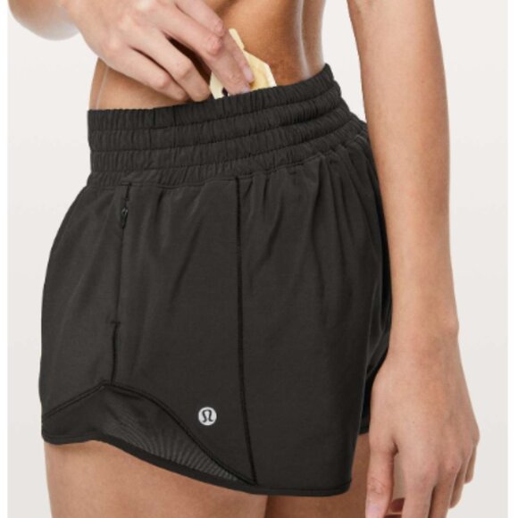 Lululemon Hotty Hot Short HR High Rise 2.5" Black (Second Release) Size 2 - Picture 1 of 8